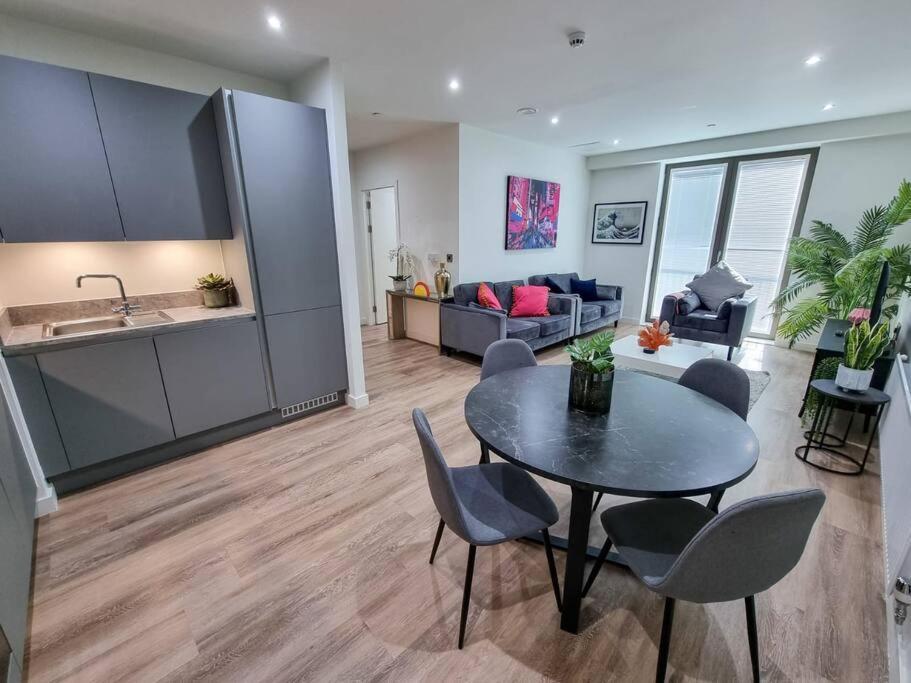 Luxury City Centre Townhouse With Parking Manchester Eksteriør billede