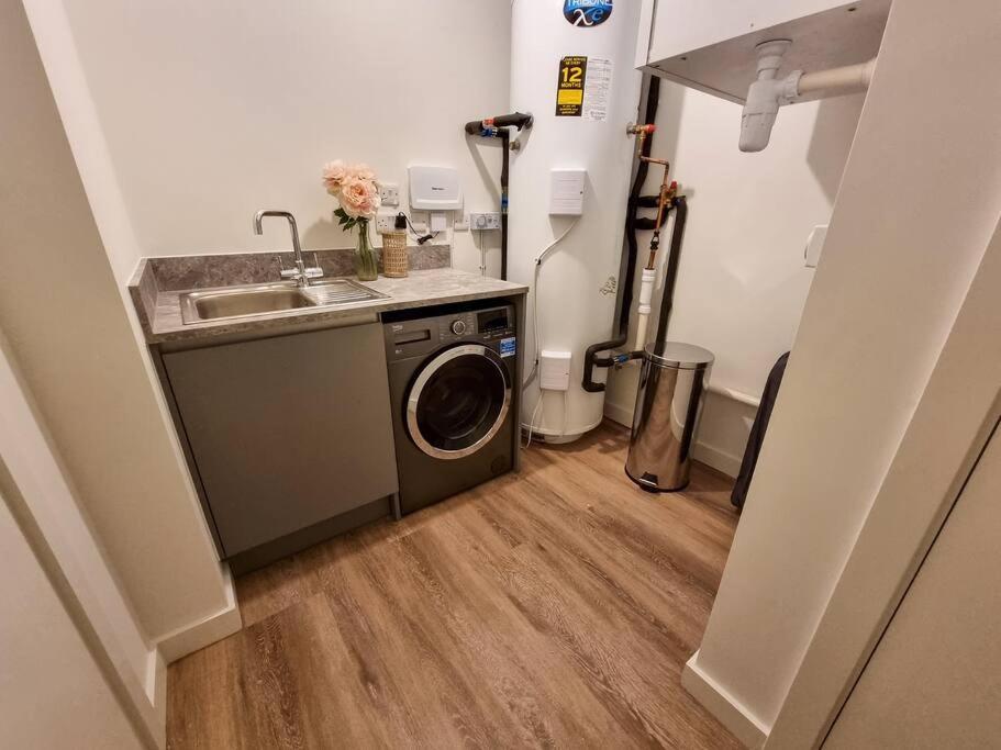 Luxury City Centre Townhouse With Parking Manchester Eksteriør billede
