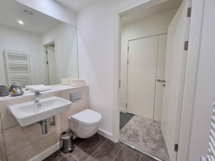 Luxury City Centre Townhouse With Parking Manchester Eksteriør billede